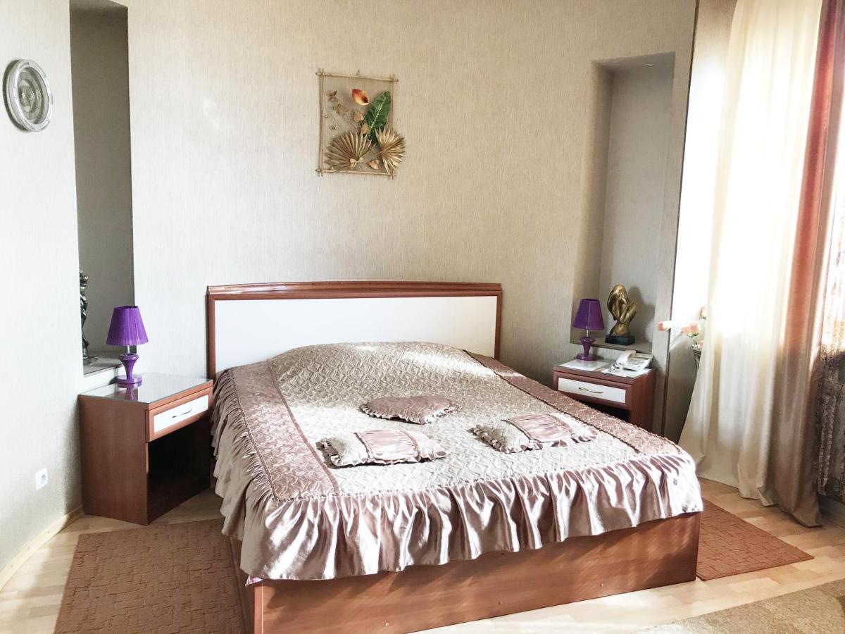 Hotel Nart Kharkiv Ngoại thất bức ảnh
